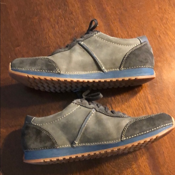 Shoes - Picture 3 of 5